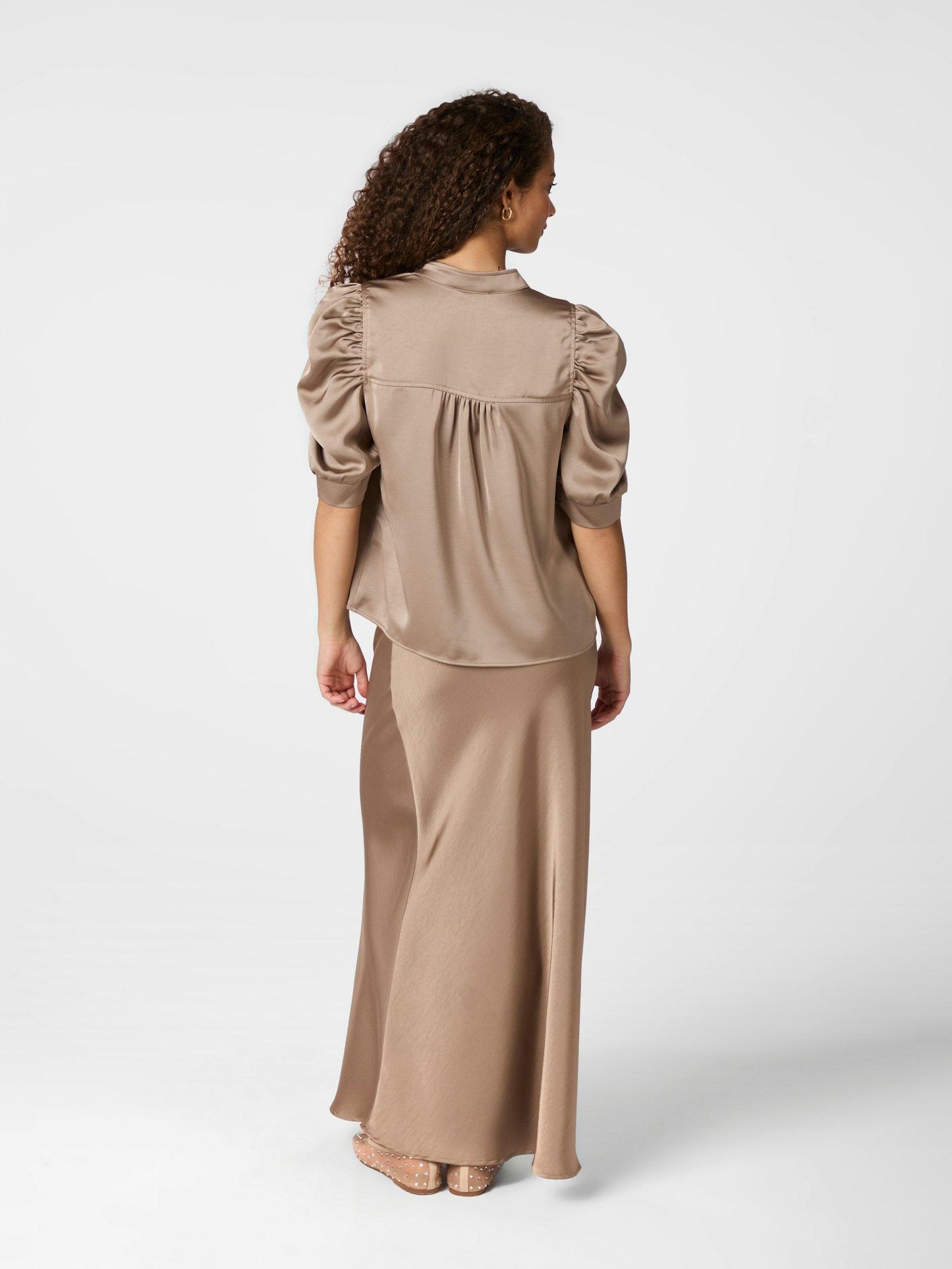 ROELLA HEAVY SATEEN BLOUSE