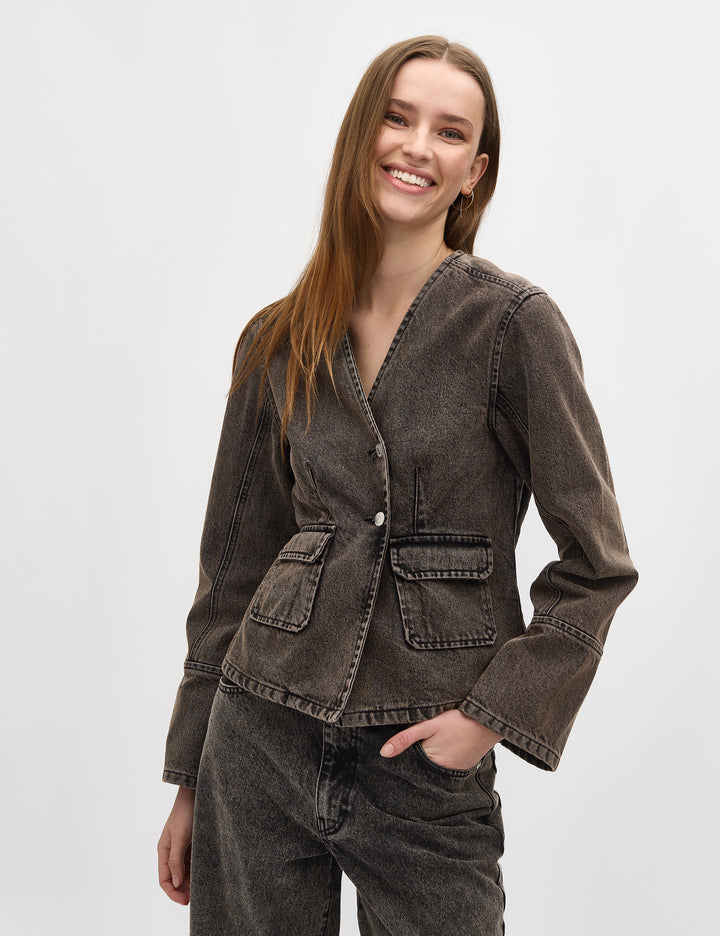 LIANDRA-M BLAZER