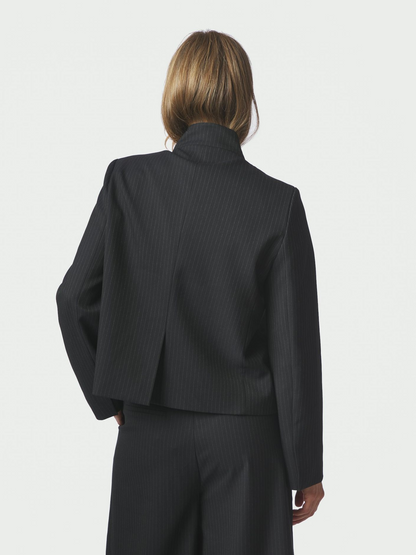 Neo_Noir-TIRIA SLIM PINSTRIPE BLAZER