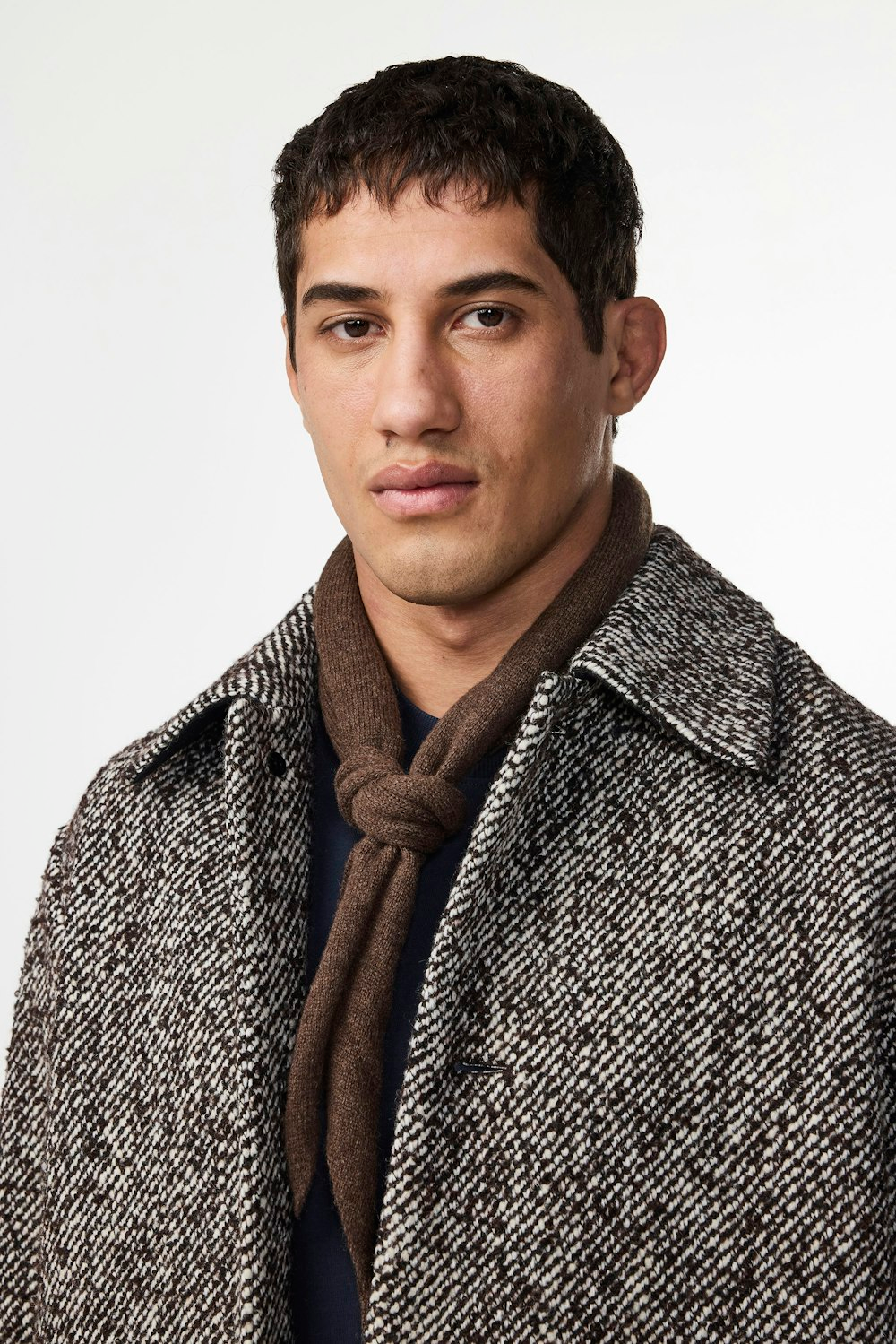 TRIANGLE SCARF 6623