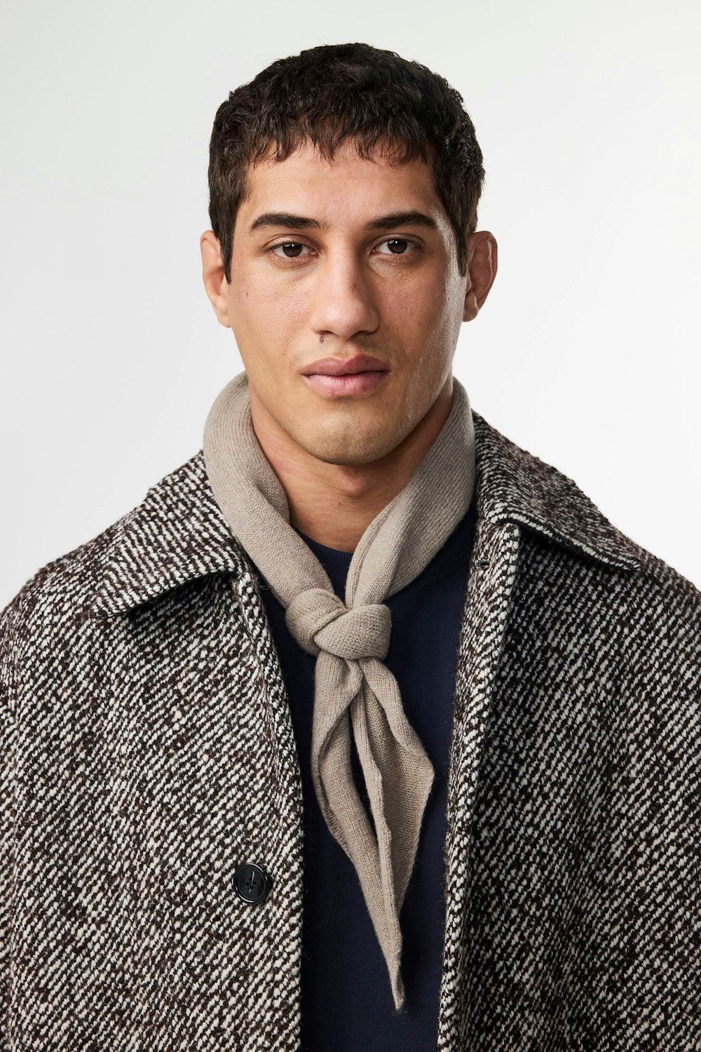 TRIANGLE SCARF 6623